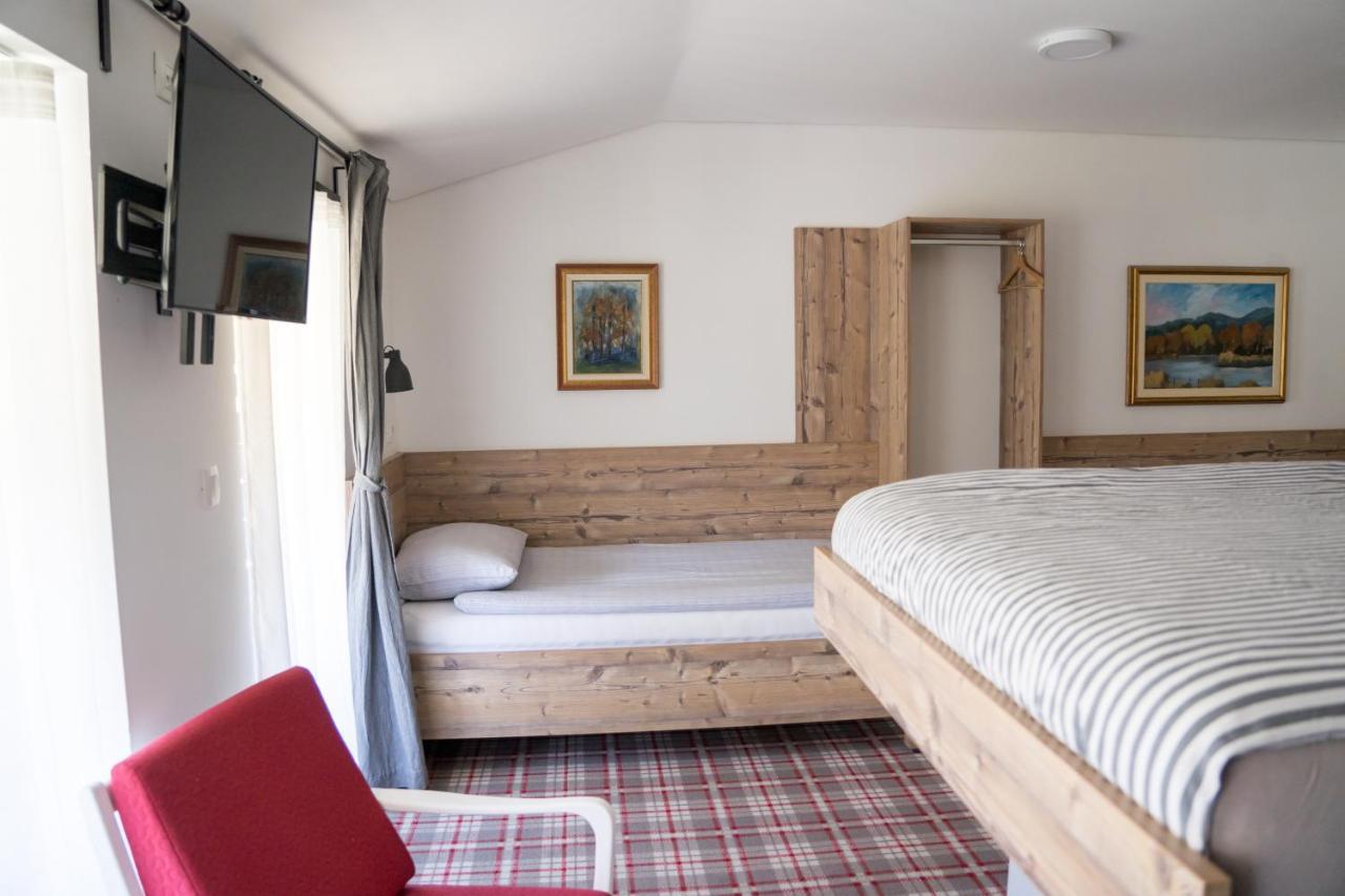 Hisa Poljana Rooms Prevalje Exteriör bild