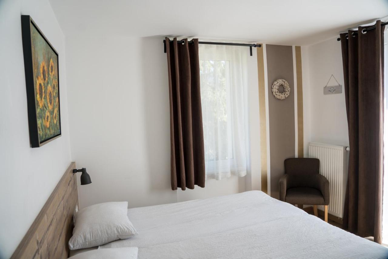 Hisa Poljana Rooms Prevalje Exteriör bild