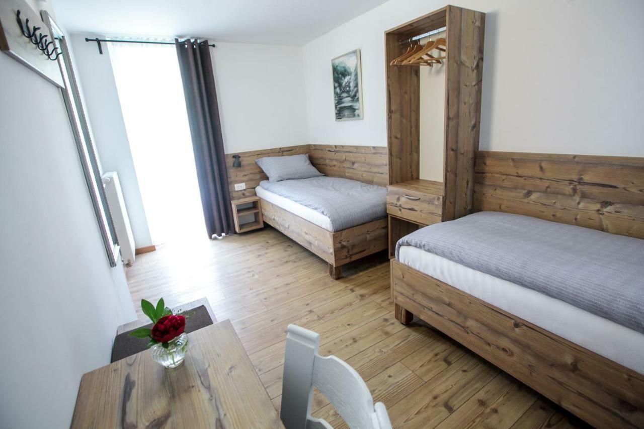Hisa Poljana Rooms Prevalje Exteriör bild