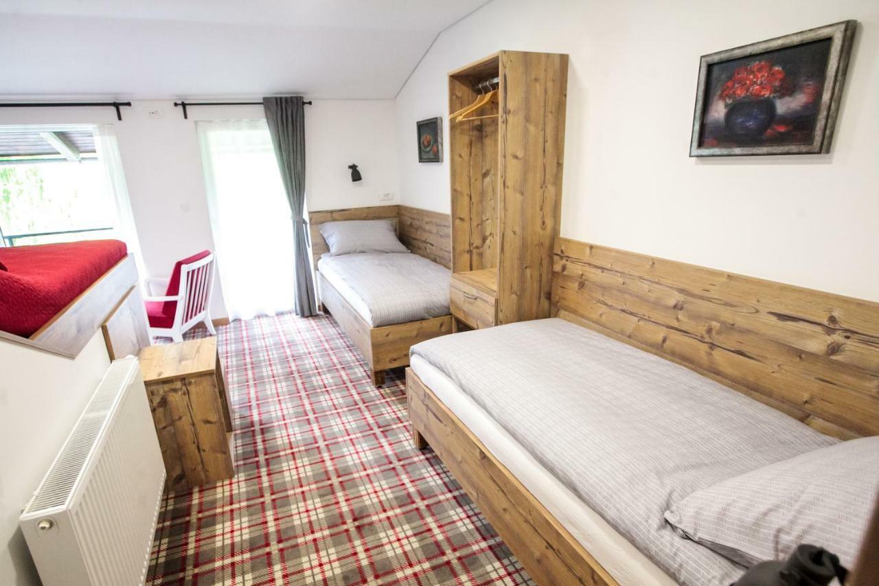 Hisa Poljana Rooms Prevalje Exteriör bild