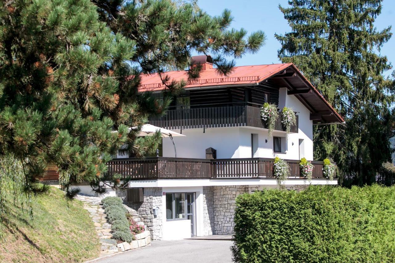 Hisa Poljana Rooms Prevalje Exteriör bild